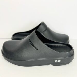 Final price

OOFOS Women’s Black Slip-On Loafers